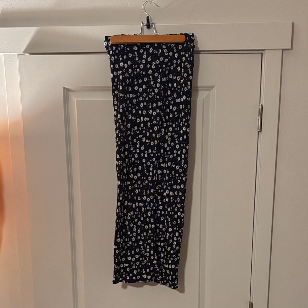 Wild Fable Black and White Daisy Print Skirt